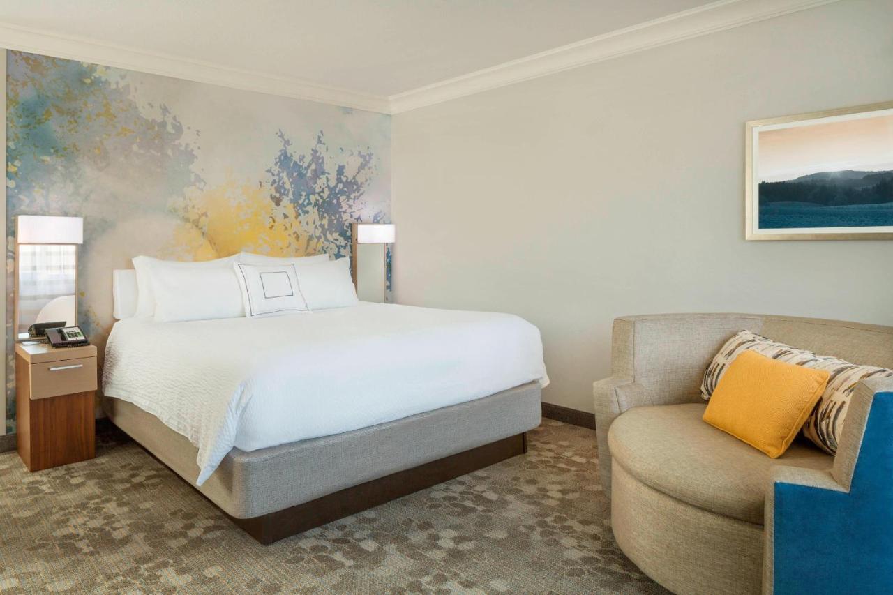 Courtyard Altos Hotel