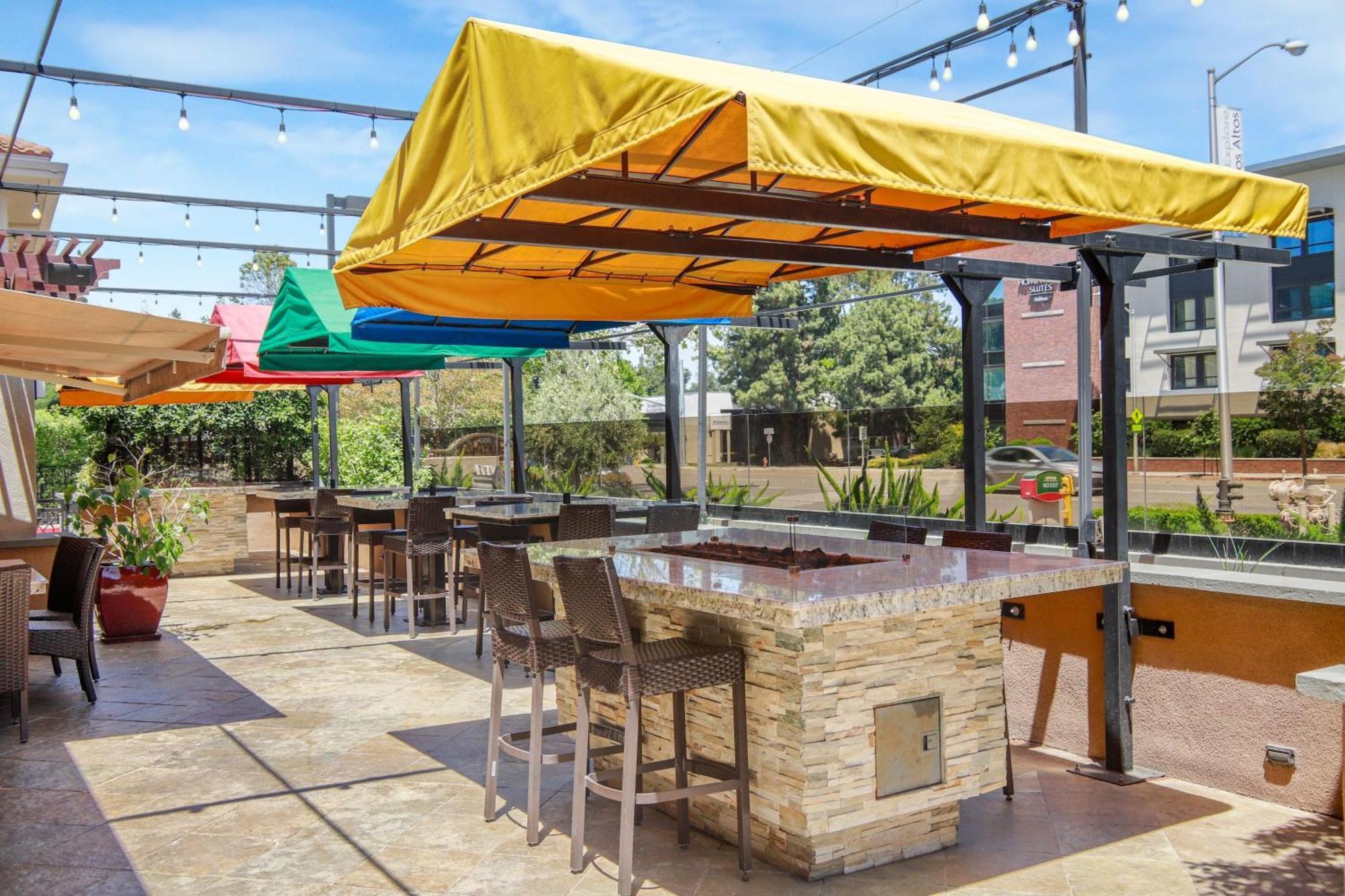 Hotel Courtyard Altos