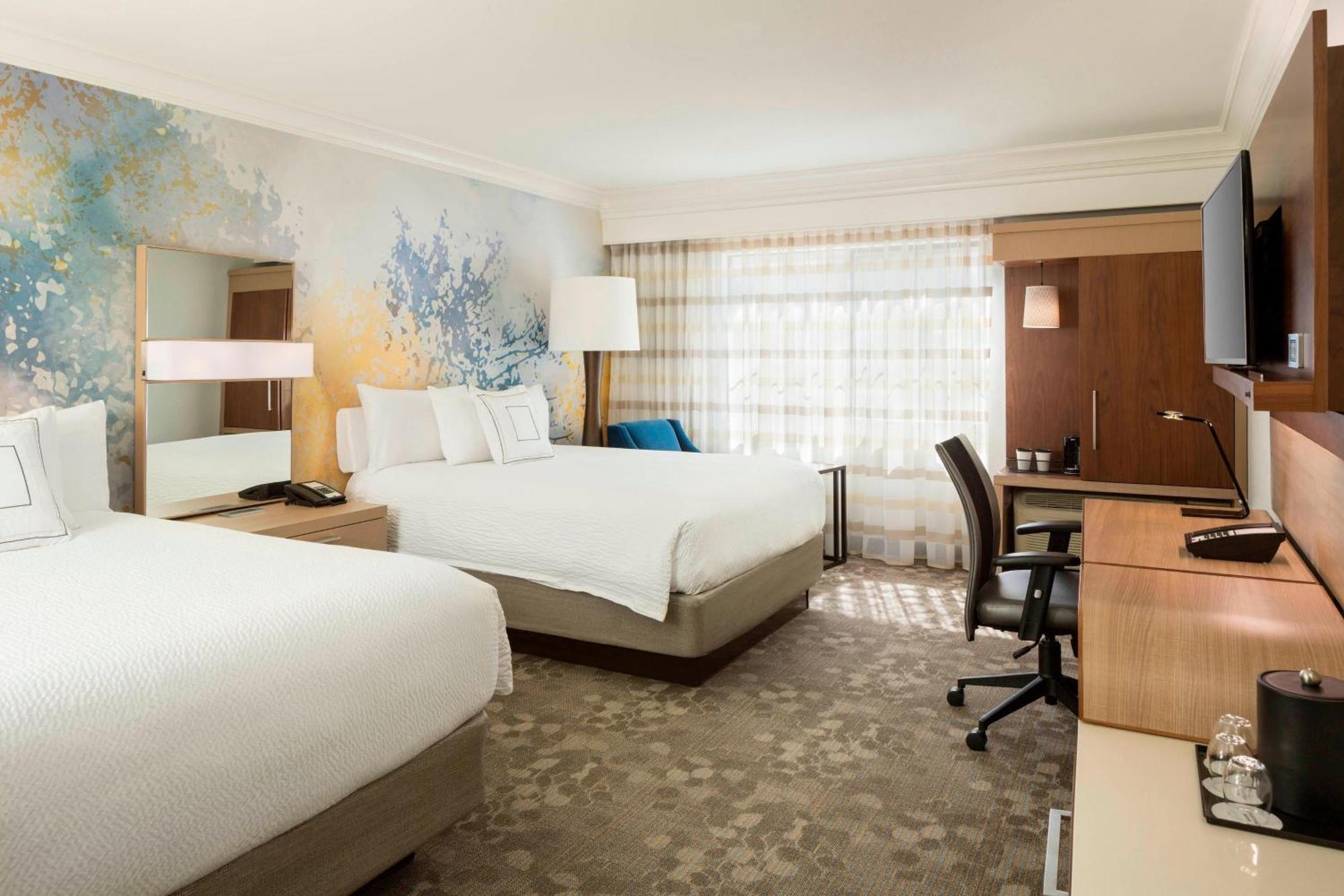 Courtyard Altos 3*
