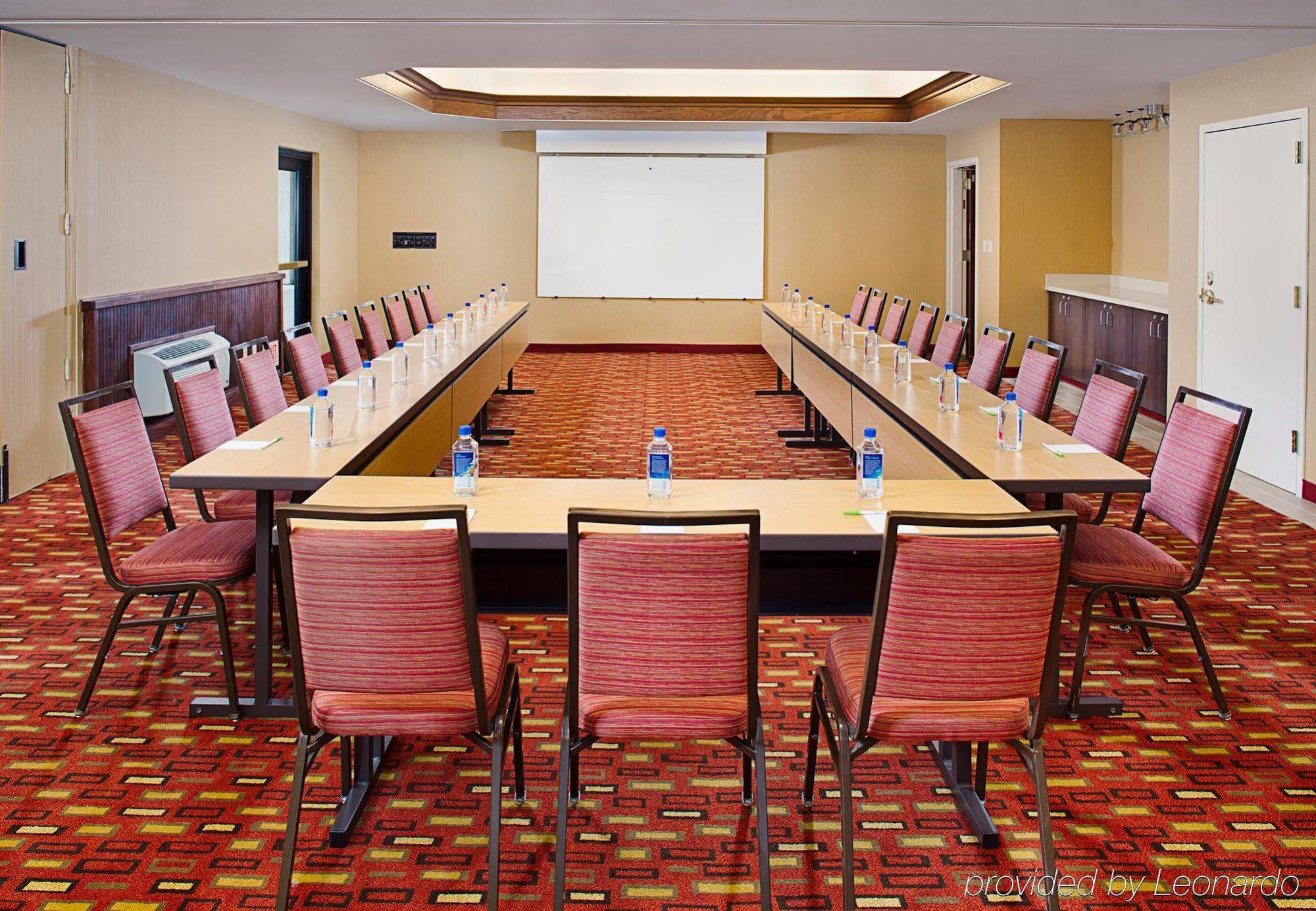 Courtyard Altos 3*