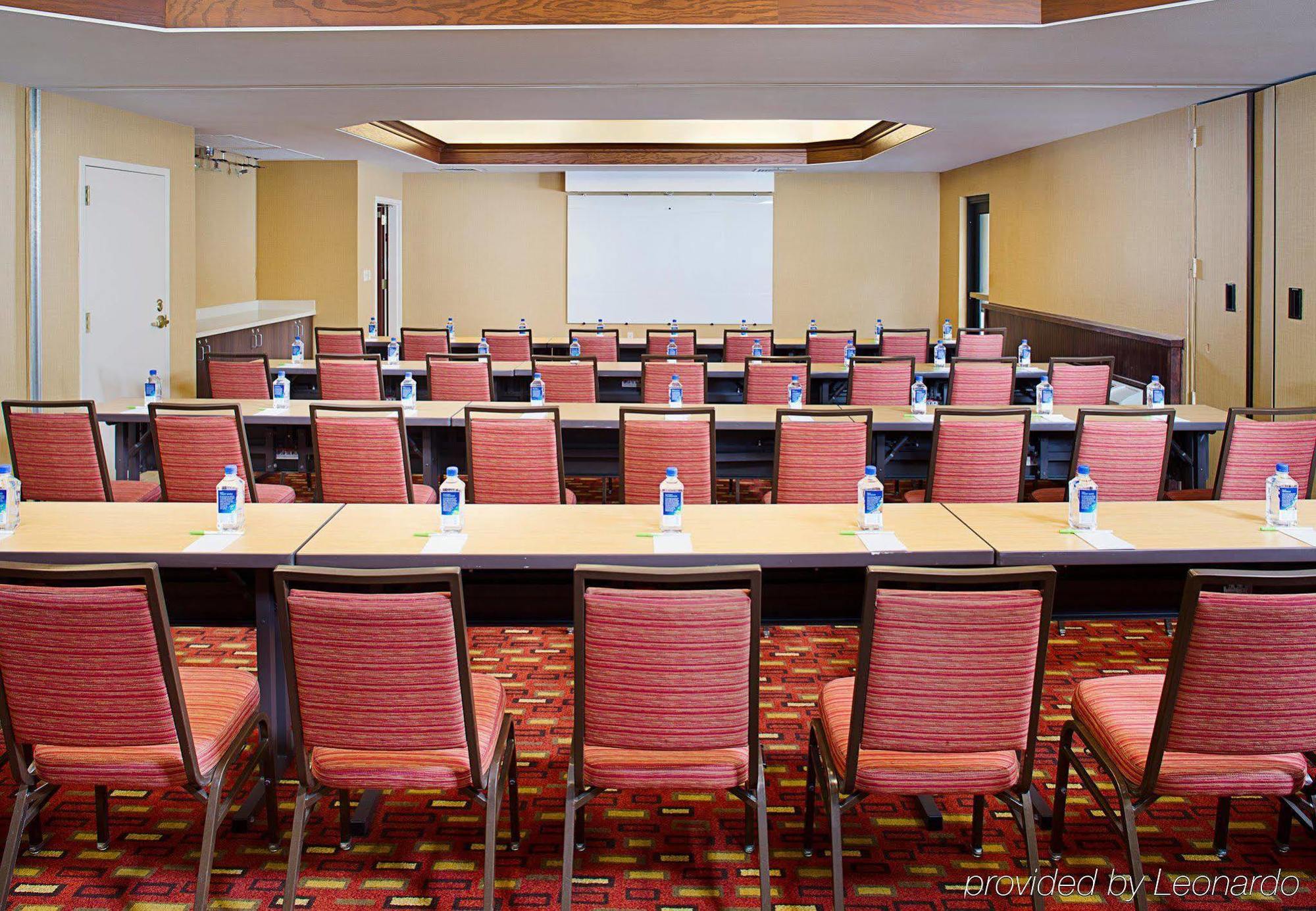 Hotel Courtyard Altos 3*