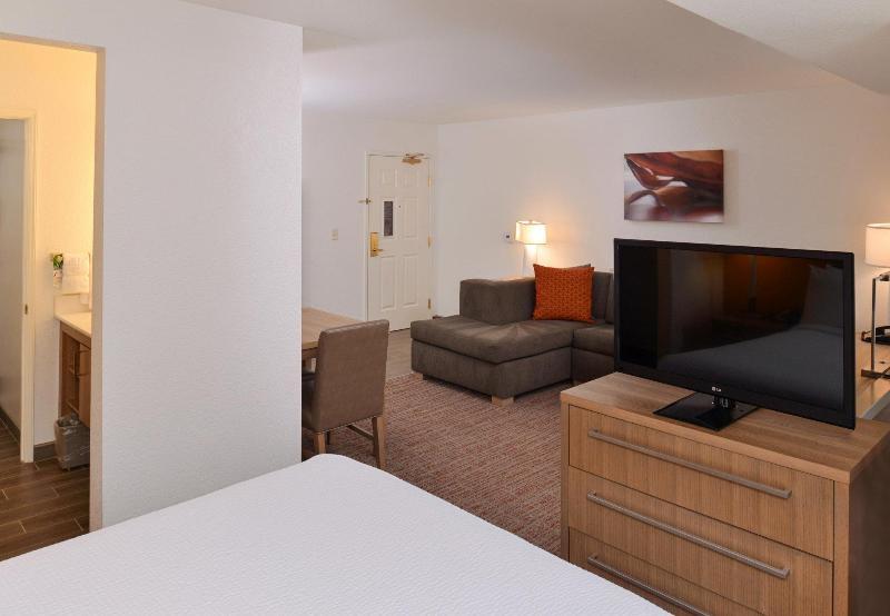 Hotel Courtyard Altos 3*